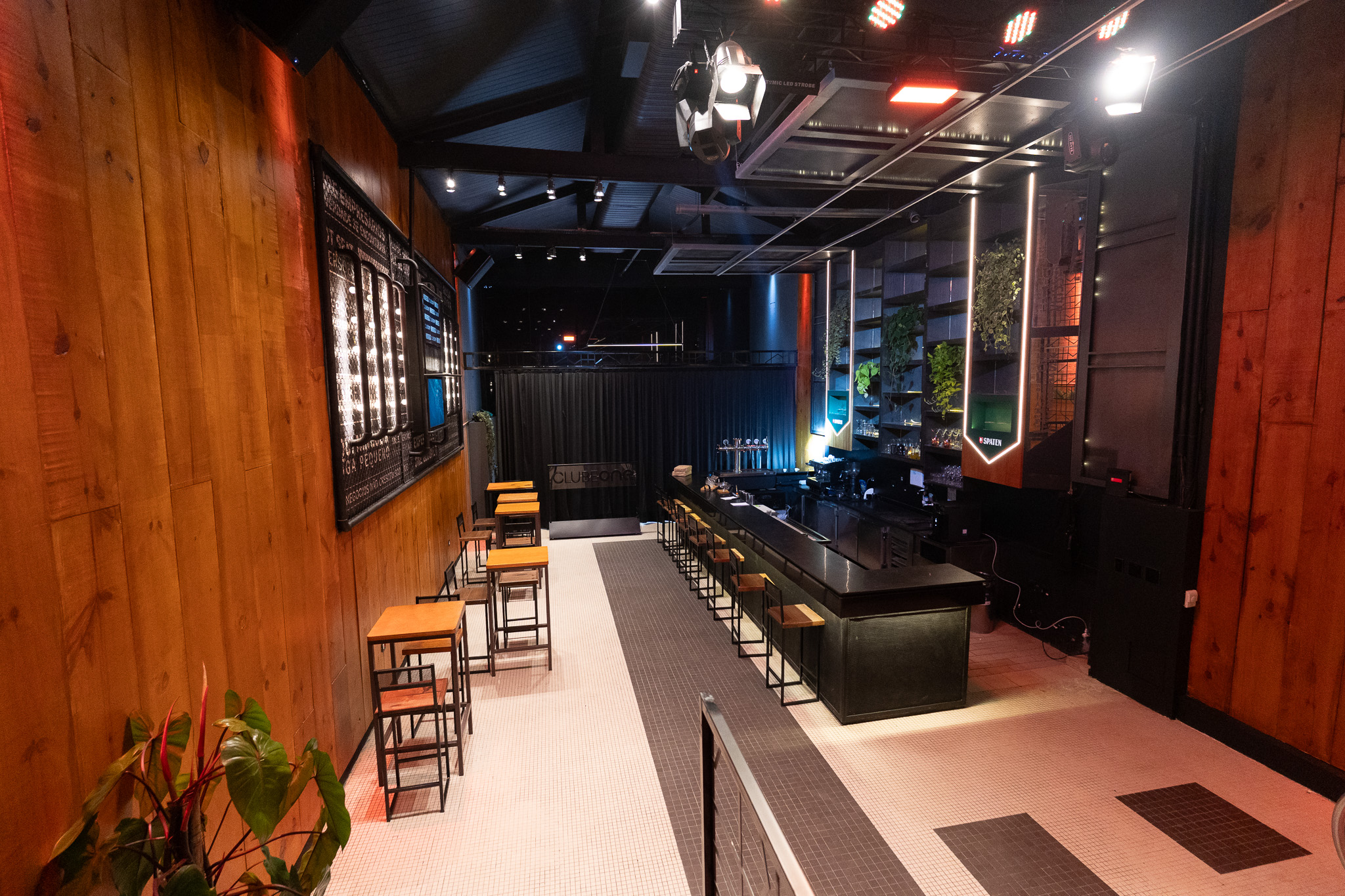ONE HOUSE - Espaço Elegante